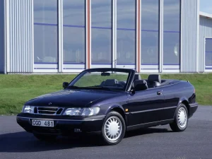 Saab 900 Convertible – £735