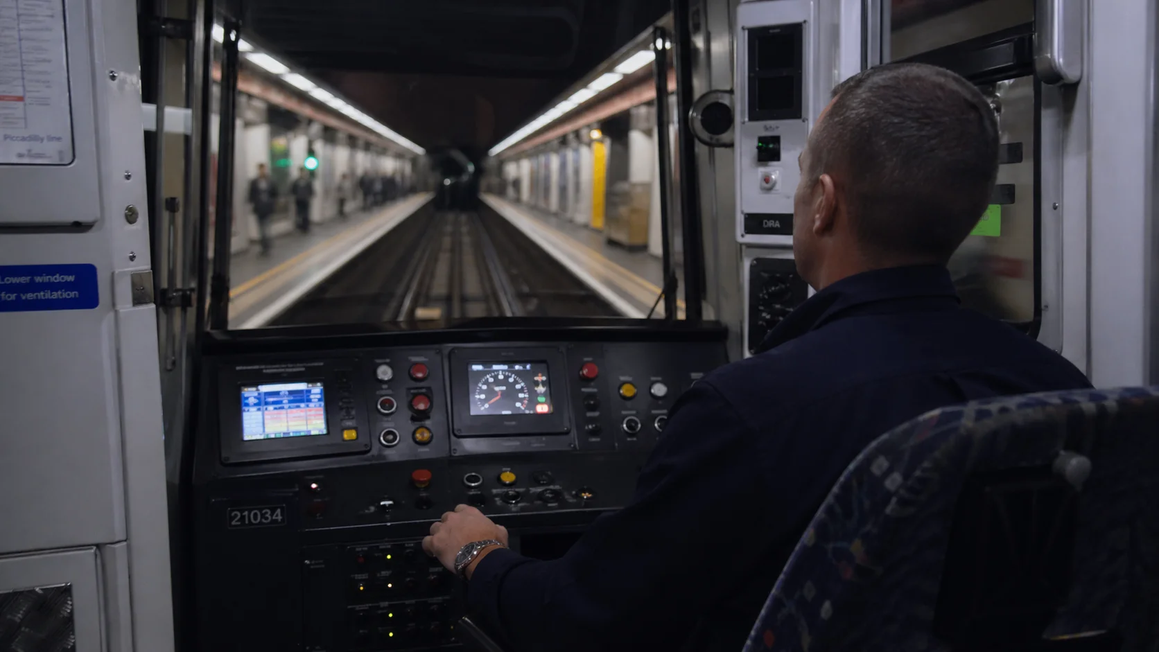 How Much Do TfL Train Drivers Earn in 2026?