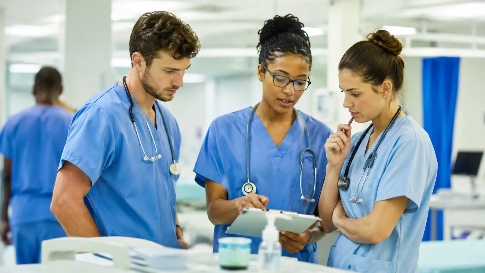 Junior Doctors Pay Rise 2026 in NHS England: Salaries, Back Pay and Training Reforms